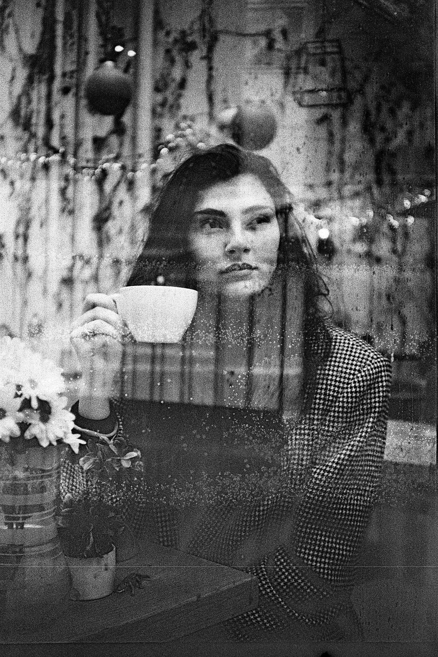 Fashion Black & White Women